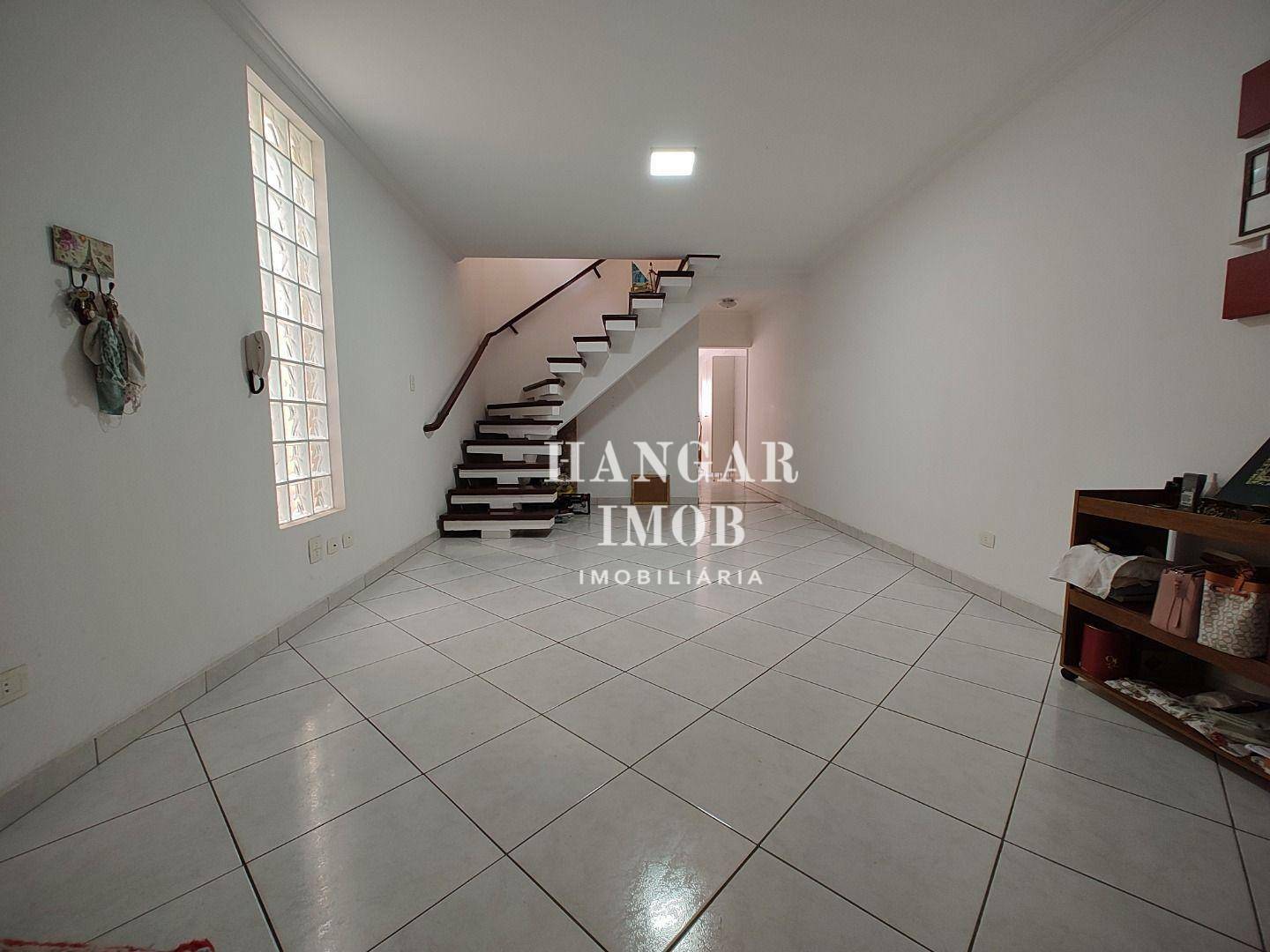 Casa à venda com 3 quartos, 183m² - Foto 4