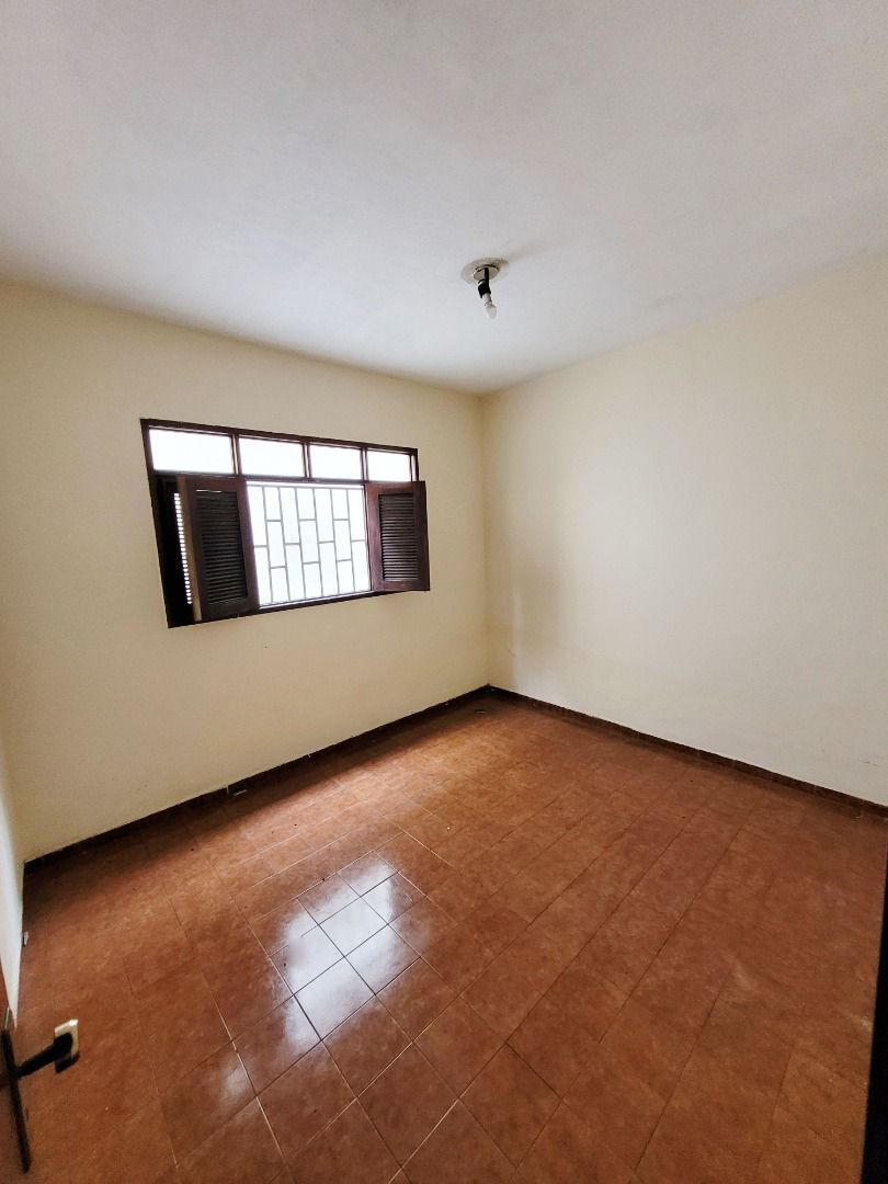 Casa à venda com 5 quartos, 184m² - Foto 9