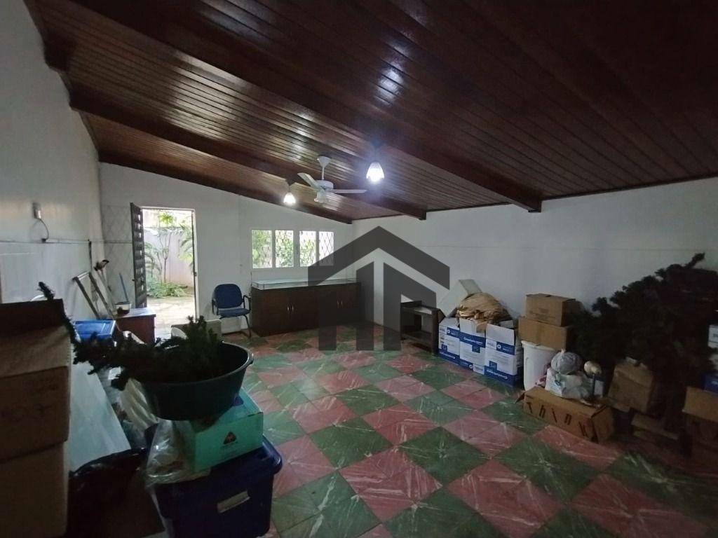 Casa para alugar com 3 quartos, 159m² - Foto 13