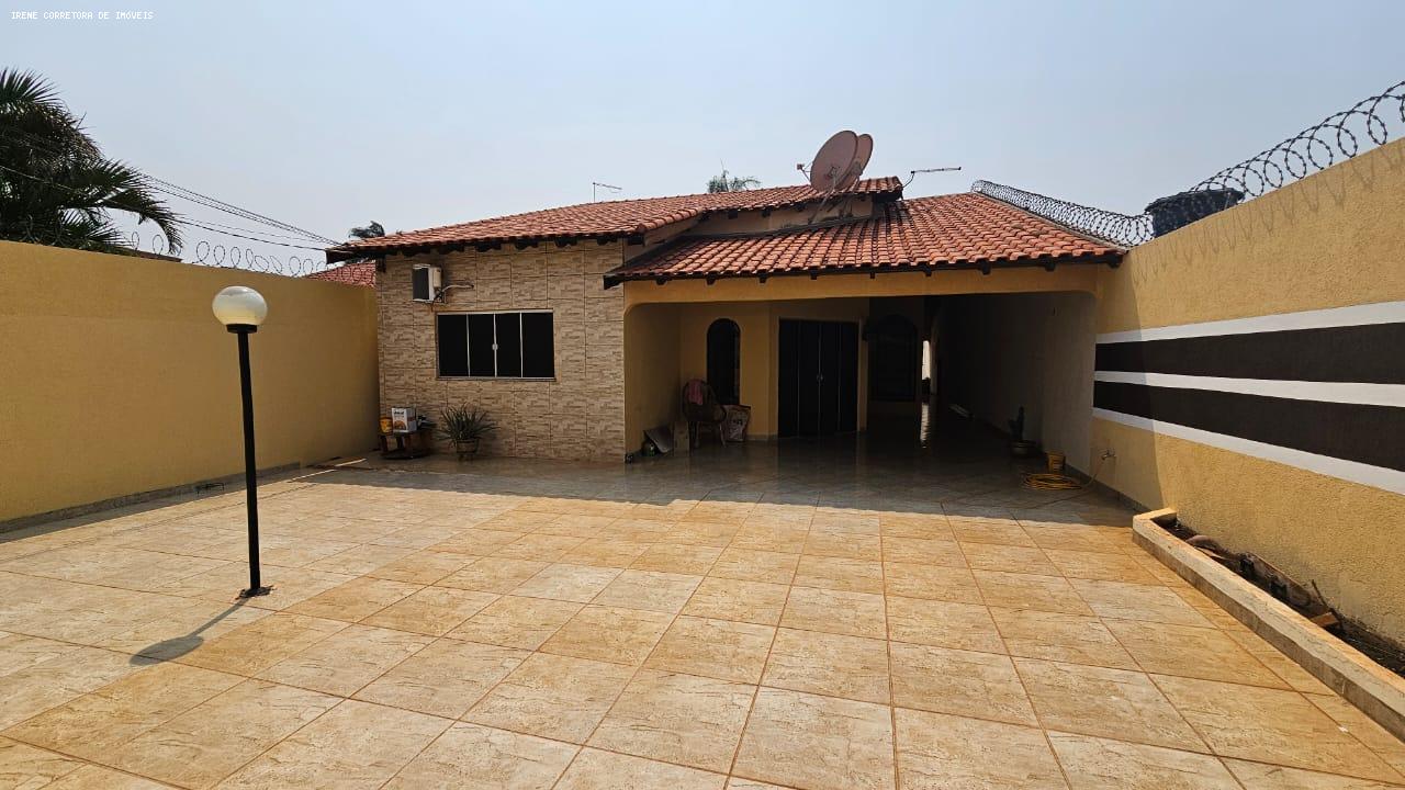 Casa à venda com 3 quartos, 370m² - Foto 2