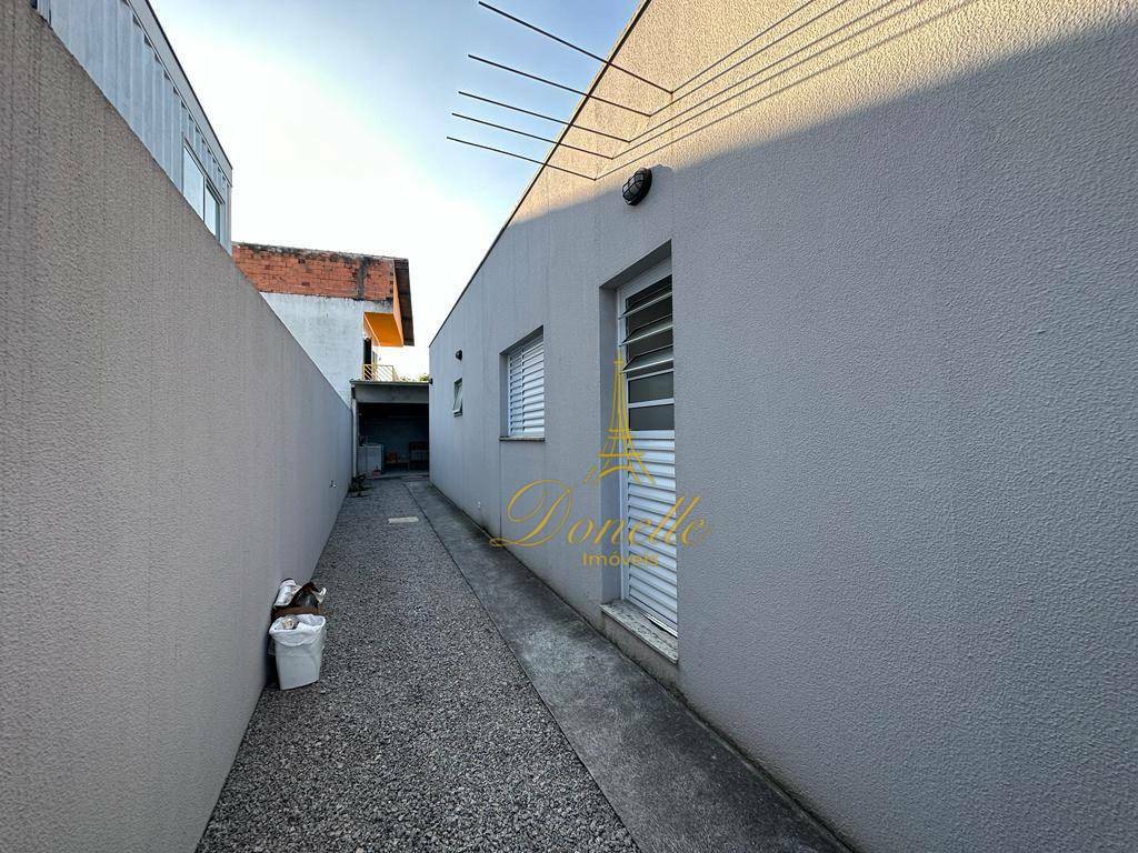 Casa à venda com 3 quartos, 75m² - Foto 11