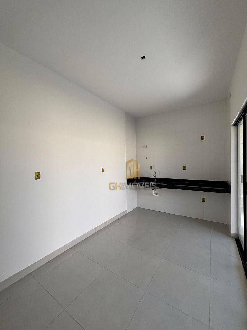 Casa à venda com 2 quartos, 90m² - Foto 10
