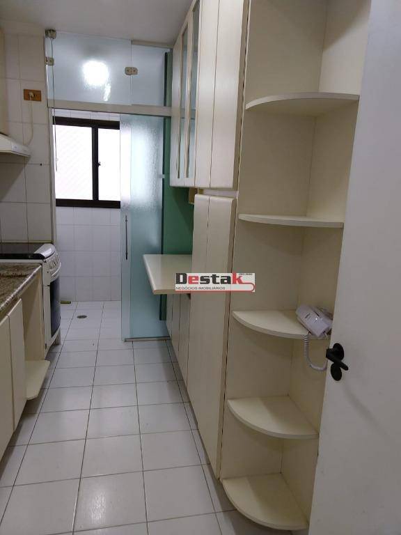 Apartamento à venda com 3 quartos, 80m² - Foto 18