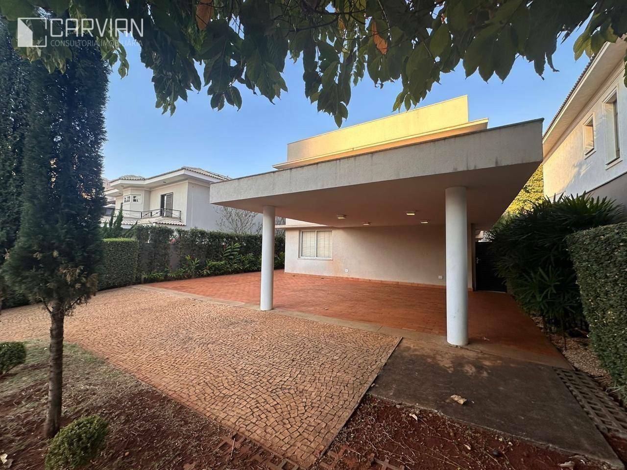 Casa de Condomínio para alugar com 3 quartos, 333m² - Foto 3