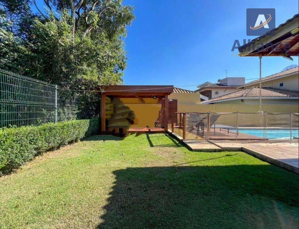 Casa de Condomínio para alugar com 3 quartos, 306m² - Foto 4