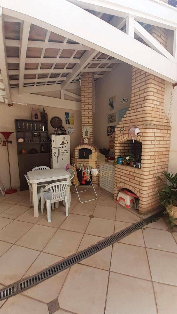 Casa de Condomínio para alugar com 3 quartos, 200m² - Foto 3