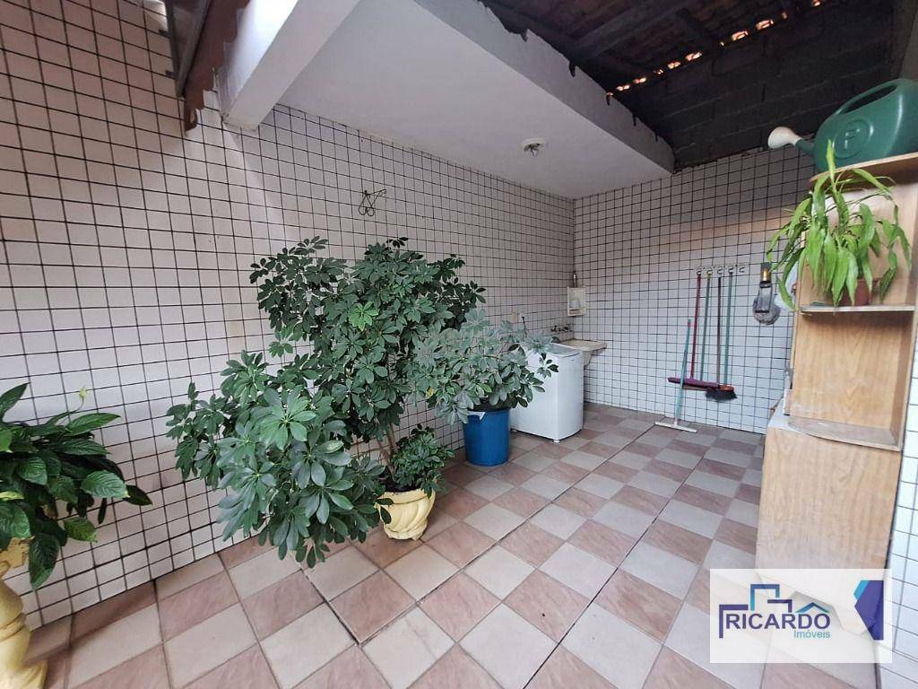 Sobrado à venda com 5 quartos, 380m² - Foto 32