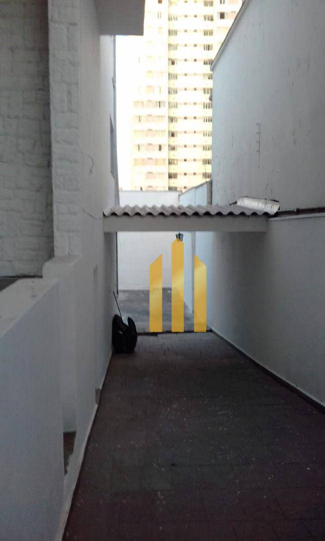 Sobrado à venda e aluguel com 8 quartos, 220m² - Foto 6