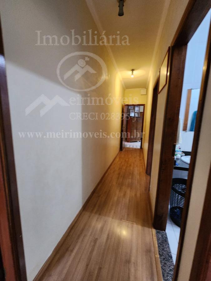 Casa à venda com 3 quartos, 300m² - Foto 4