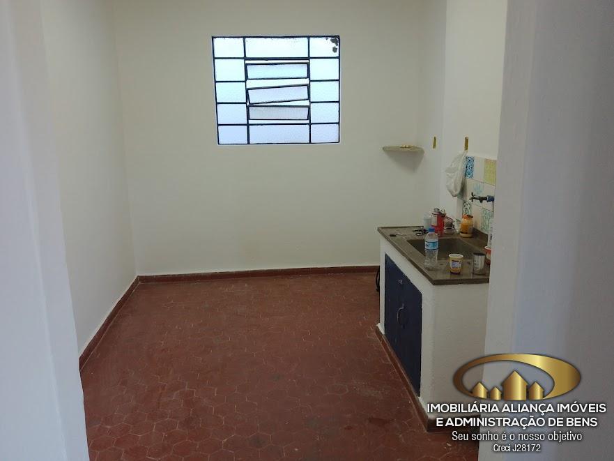 Casa para alugar com 4 quartos, 250m² - Foto 16