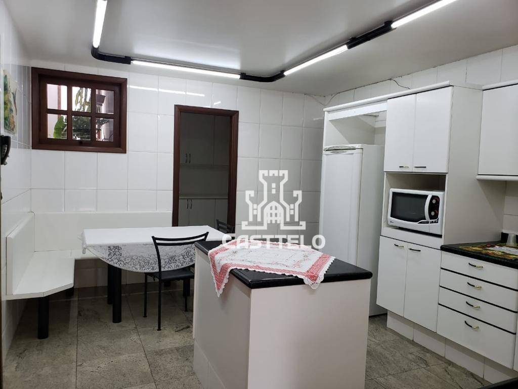 Sobrado à venda com 4 quartos, 421m² - Foto 9