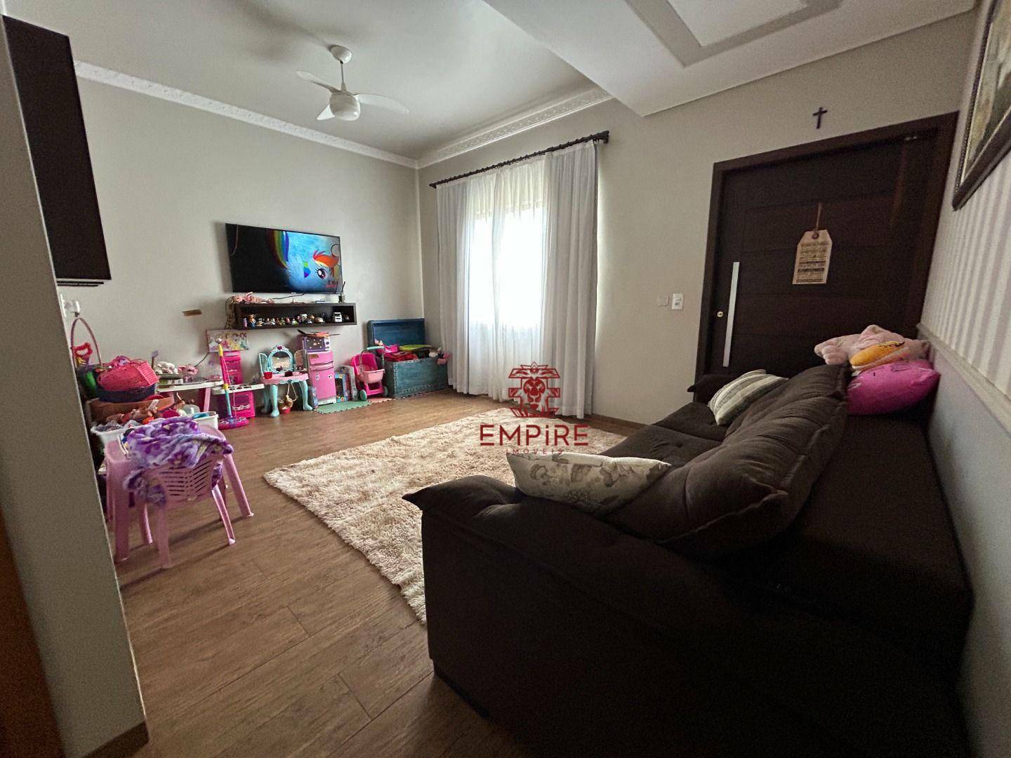 Casa à venda com 4 quartos, 300m² - Foto 4