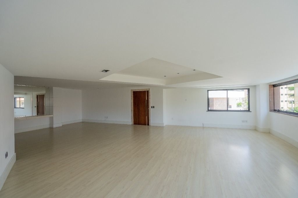 Apartamento à venda com 3 quartos, 210m² - Foto 5