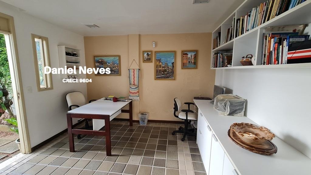 Casa à venda com 5 quartos, 309m² - Foto 21