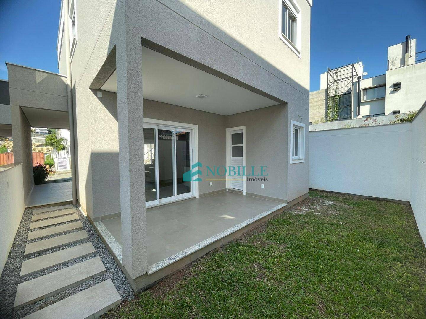 Casa para alugar com 3 quartos, 130m² - Foto 12