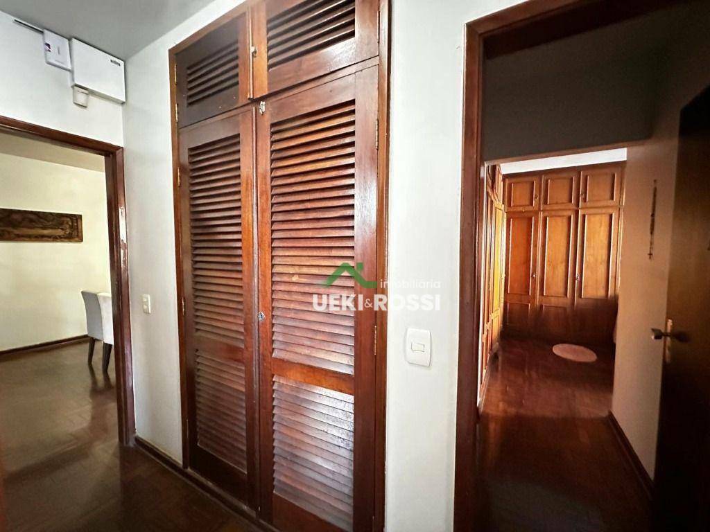 Casa à venda com 4 quartos, 225m² - Foto 18