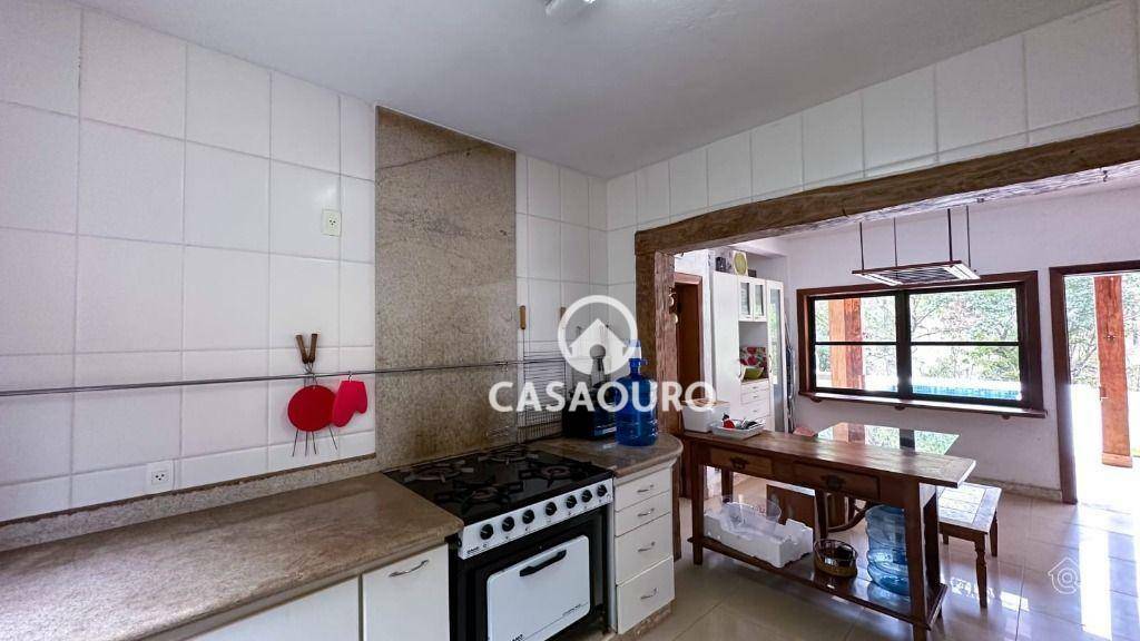 Casa de Condomínio à venda com 3 quartos, 360m² - Foto 13