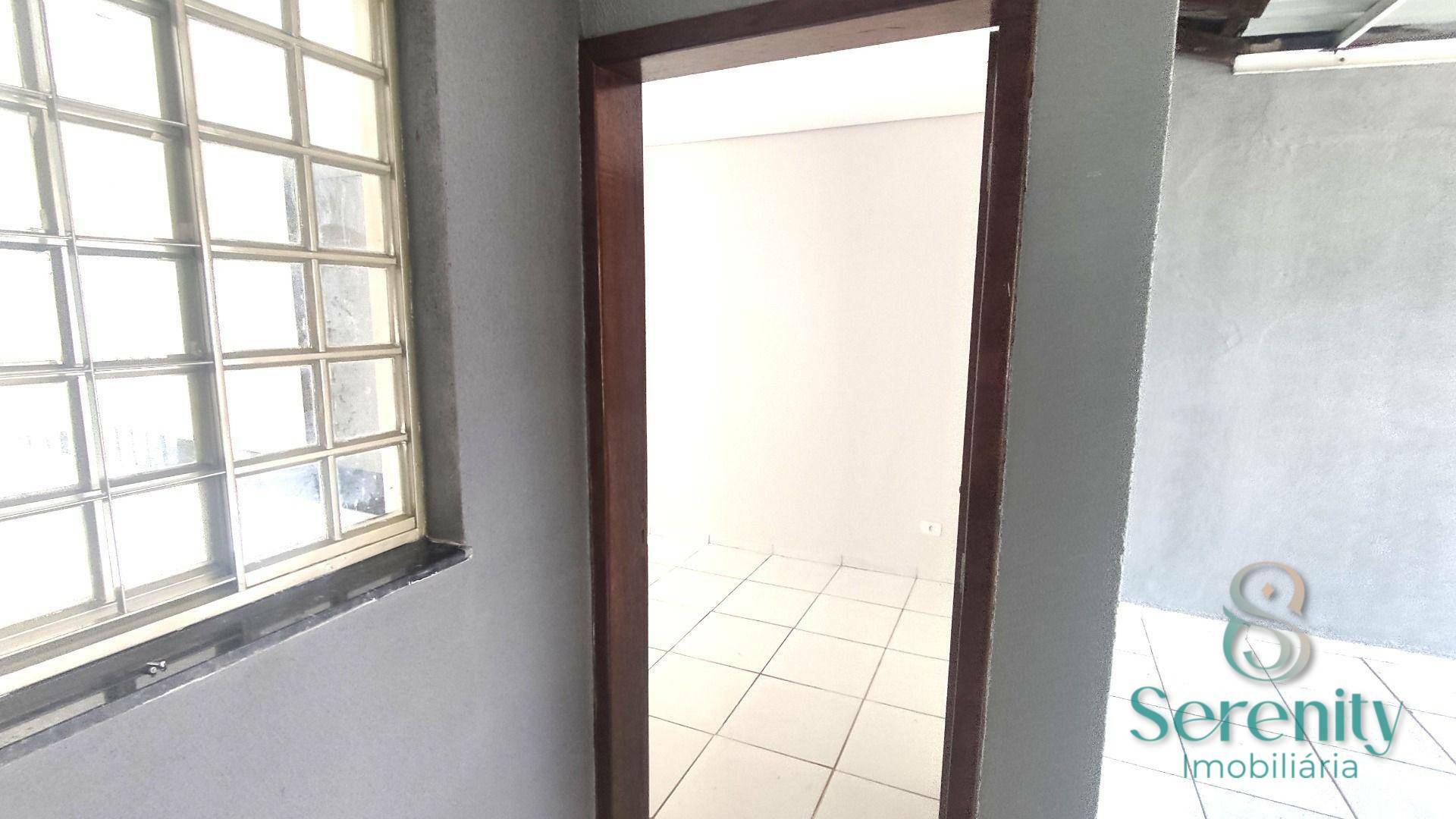 Casa à venda e aluguel com 3 quartos, 70m² - Foto 3