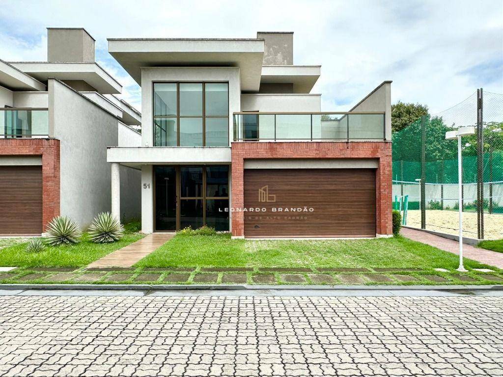 Casa de Condomínio à venda com 3 quartos, 236m² - Foto 1