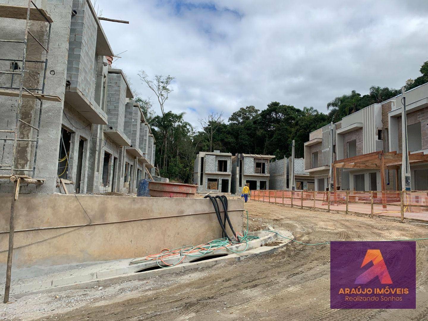 Casa de Condomínio à venda com 3 quartos, 134m² - Foto 1