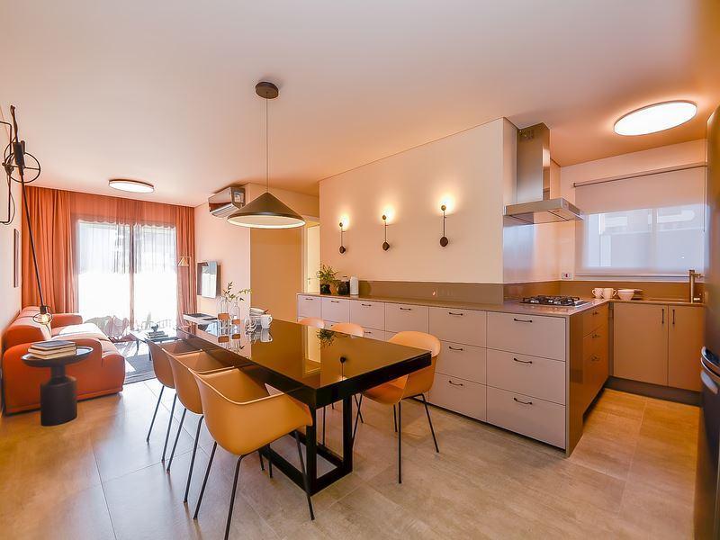 Apartamento à venda com 3 quartos, 95m² - Foto 1