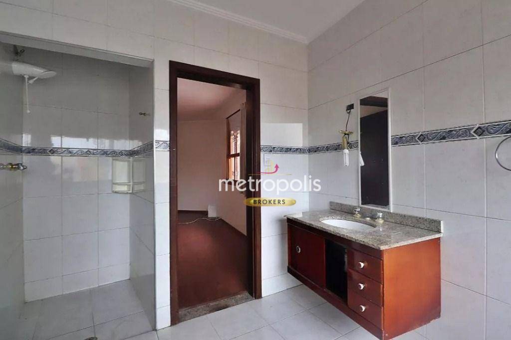 Casa de Condomínio para alugar com 4 quartos, 270m² - Foto 18