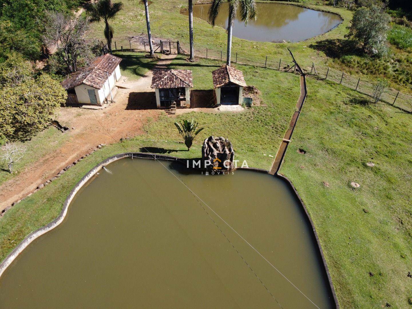 Chácara à venda com 2 quartos, 100m² - Foto 13