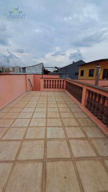 Casa para alugar com 4 quartos, 280m² - Foto 47