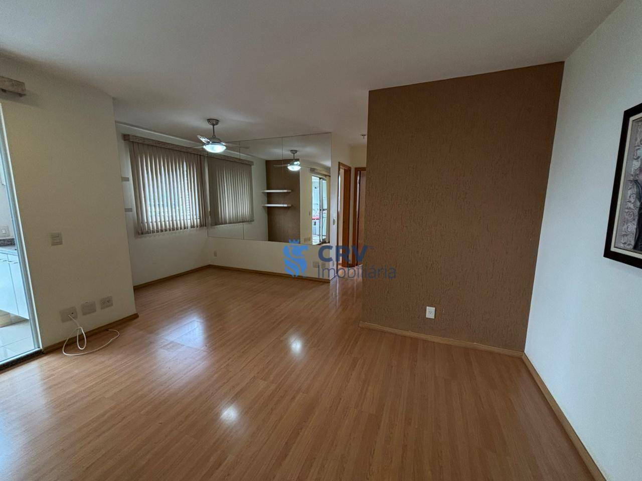 Apartamento à venda com 2 quartos, 70m² - Foto 1