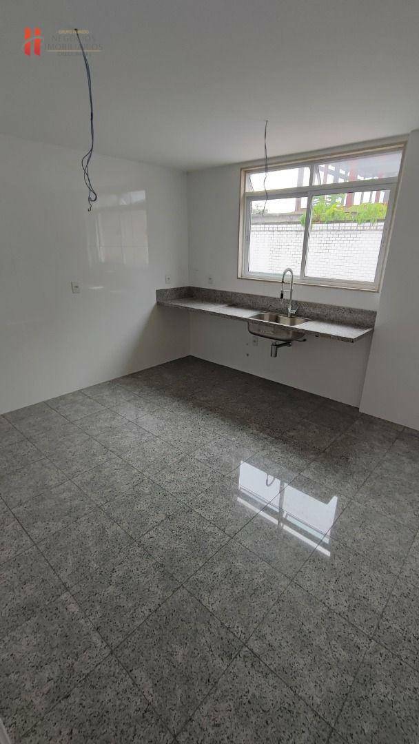 Apartamento à venda com 4 quartos, 195m² - Foto 20