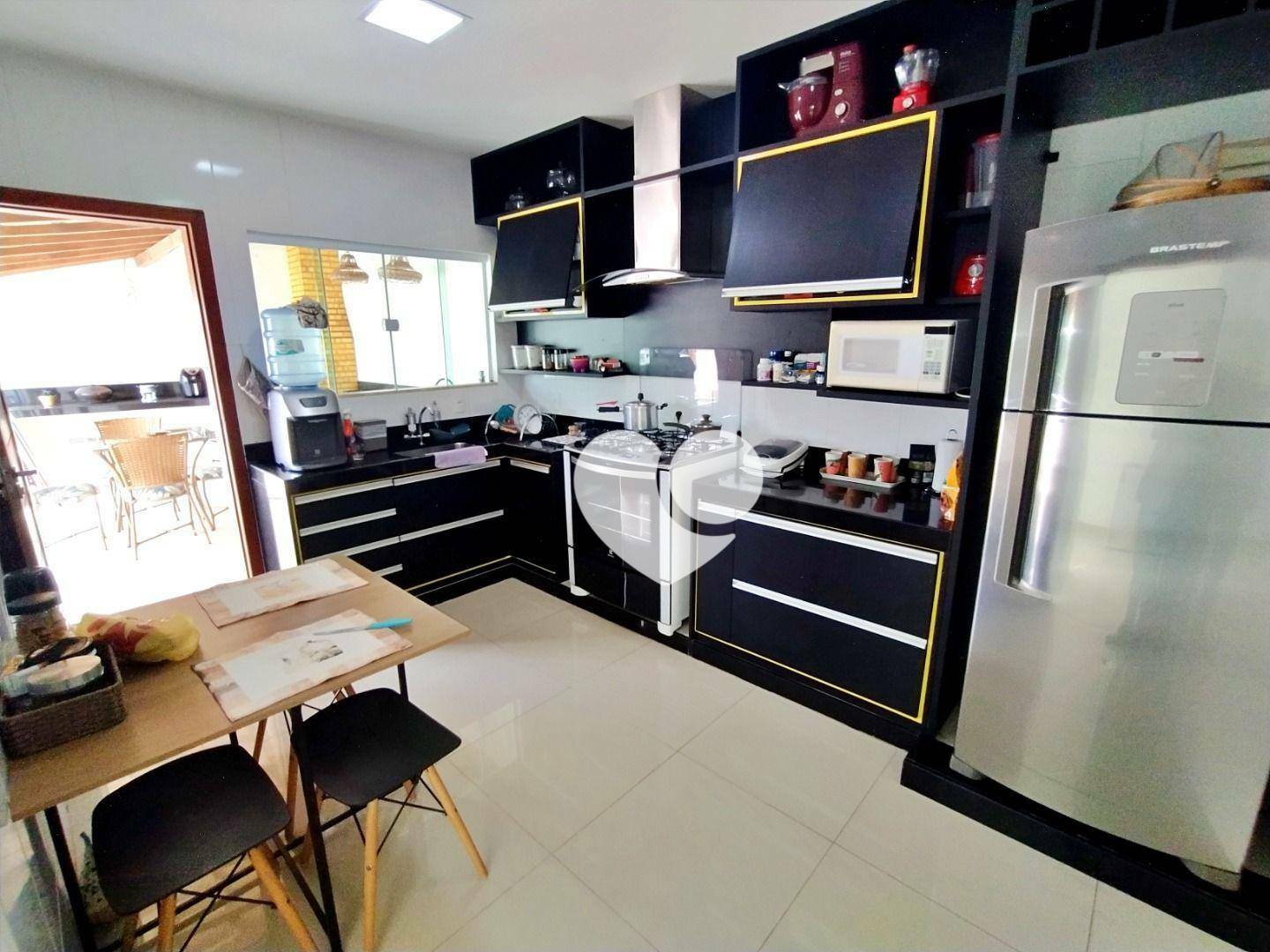 Casa à venda com 3 quartos, 271m² - Foto 32