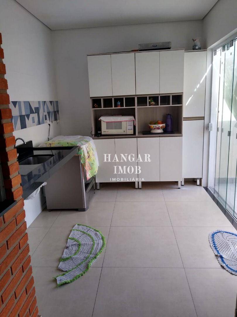 Casa à venda com 3 quartos, 107m² - Foto 2