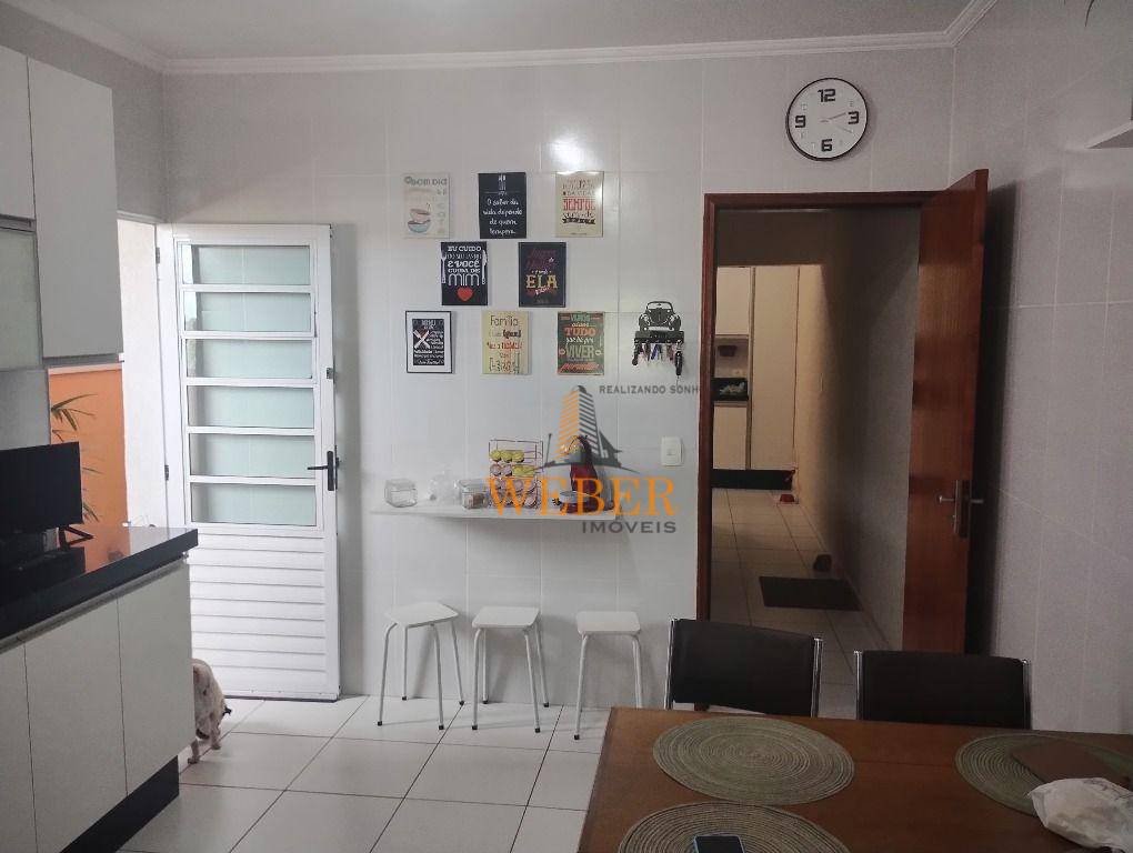 Casa de Condomínio à venda com 4 quartos, 210m² - Foto 11