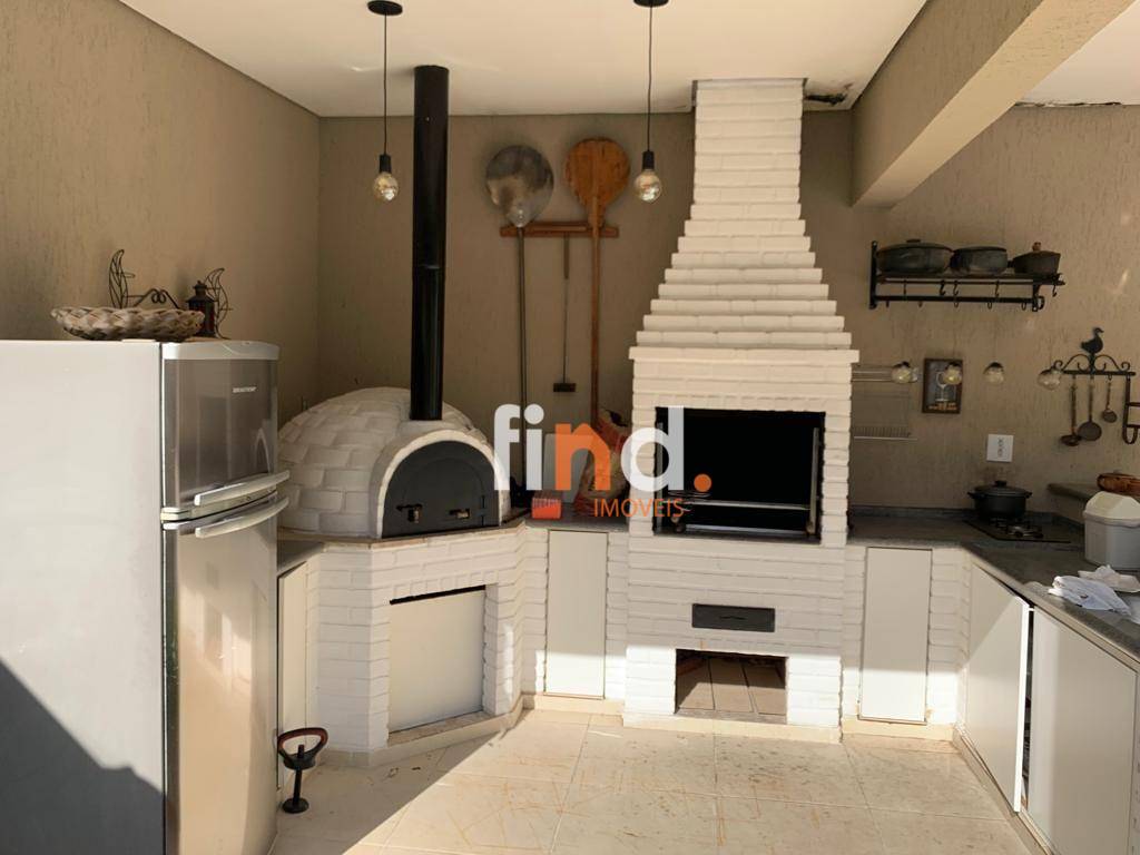 Casa de Condomínio à venda com 4 quartos, 220m² - Foto 1