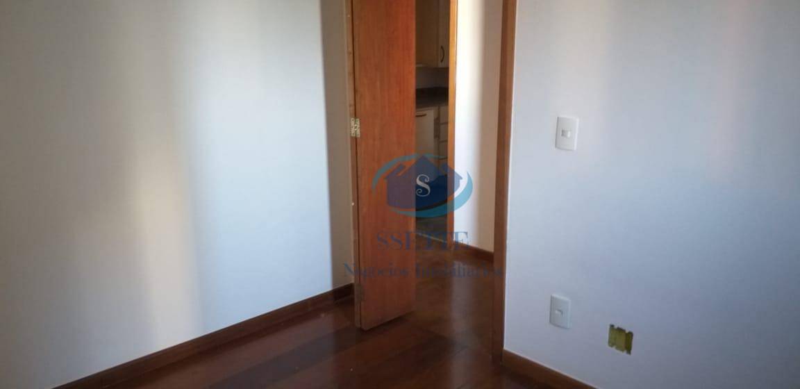 Apartamento para alugar com 3 quartos, 72m² - Foto 11