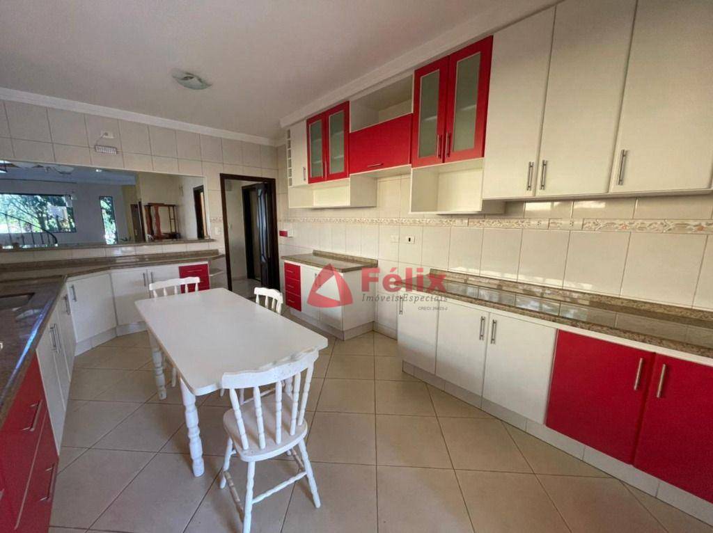 Sobrado à venda com 3 quartos, 360m² - Foto 1