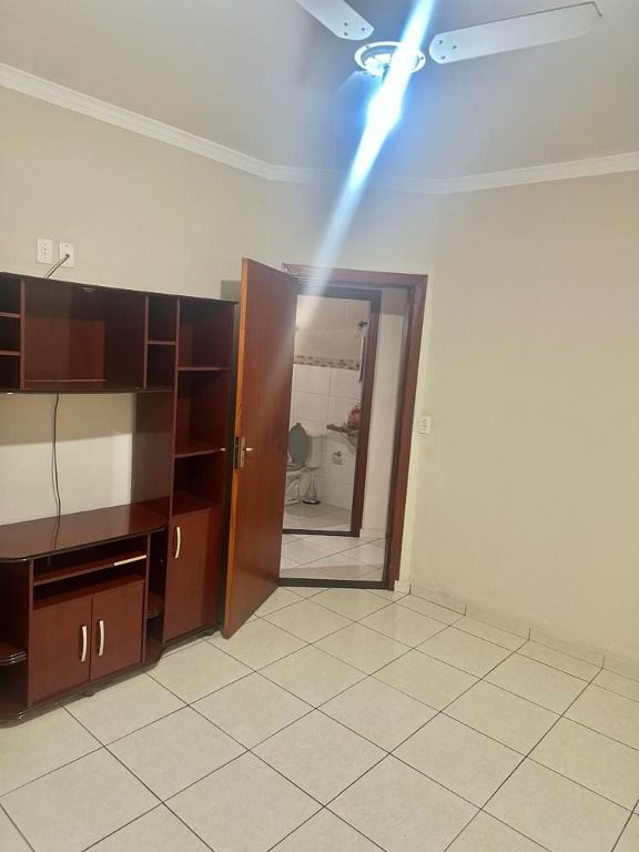 Apartamento à venda com 2 quartos, 68m² - Foto 3