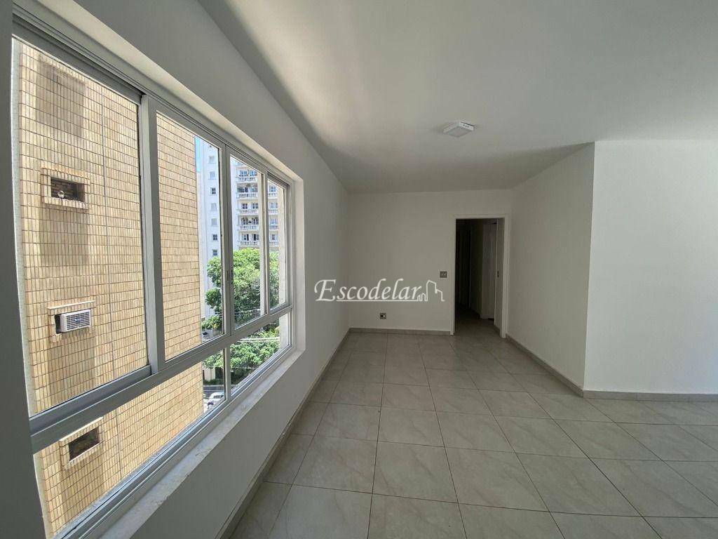 Apartamento para alugar com 3 quartos, 157m² - Foto 2