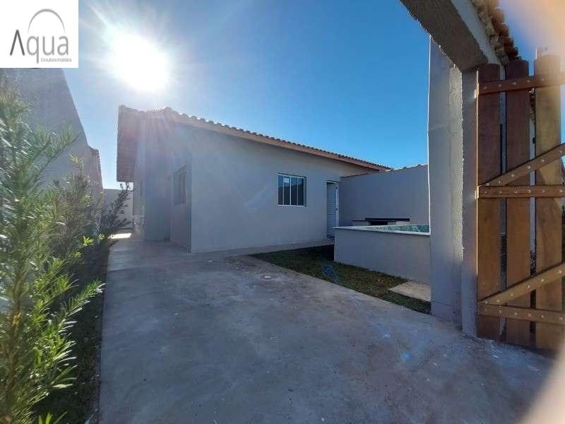 Casa à venda com 2 quartos, 60m² - Foto 1