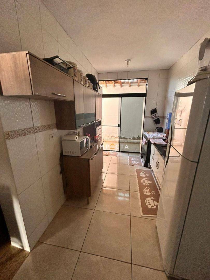 Casa à venda com 3 quartos, 174m² - Foto 4