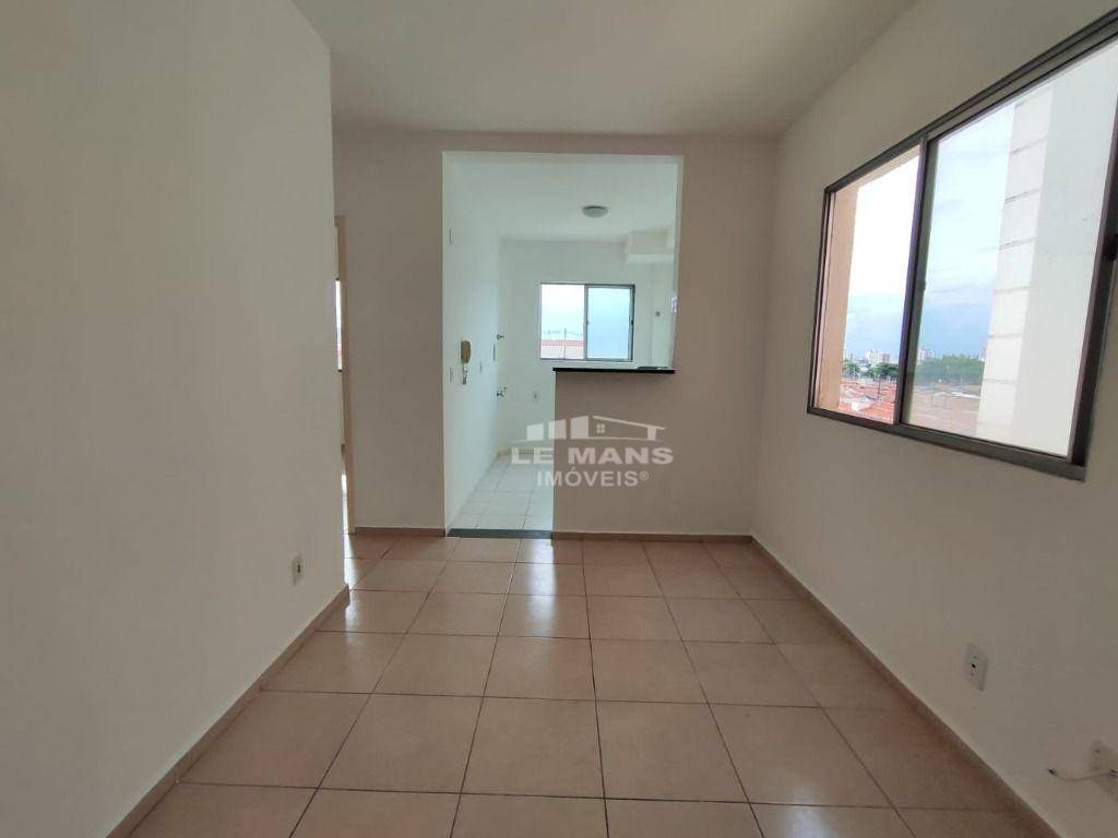 Apartamento à venda com 2 quartos, 45m² - Foto 1