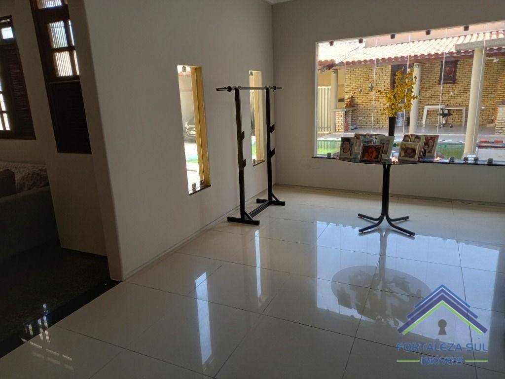 Casa à venda com 5 quartos, 240m² - Foto 6