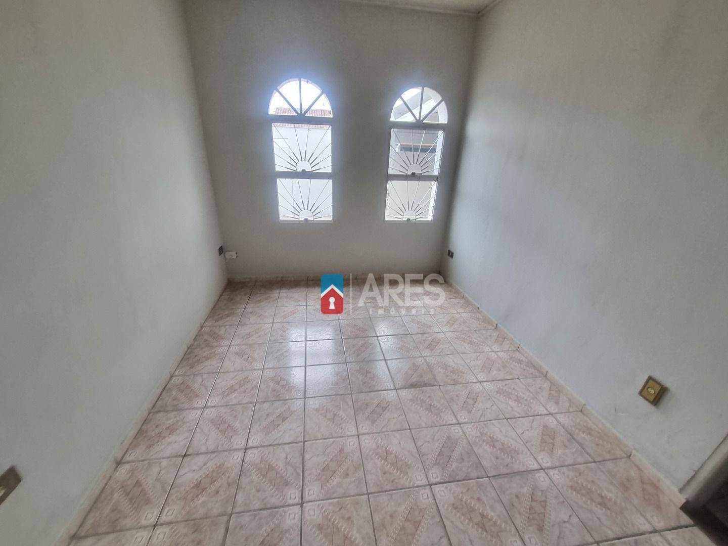 Casa à venda com 3 quartos, 119m² - Foto 2