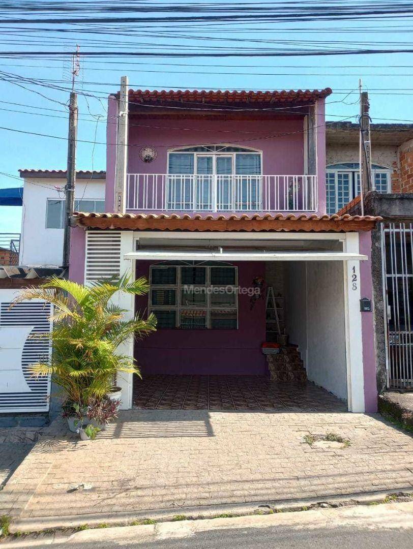 Casa à venda com 3 quartos, 174m² - Foto 1