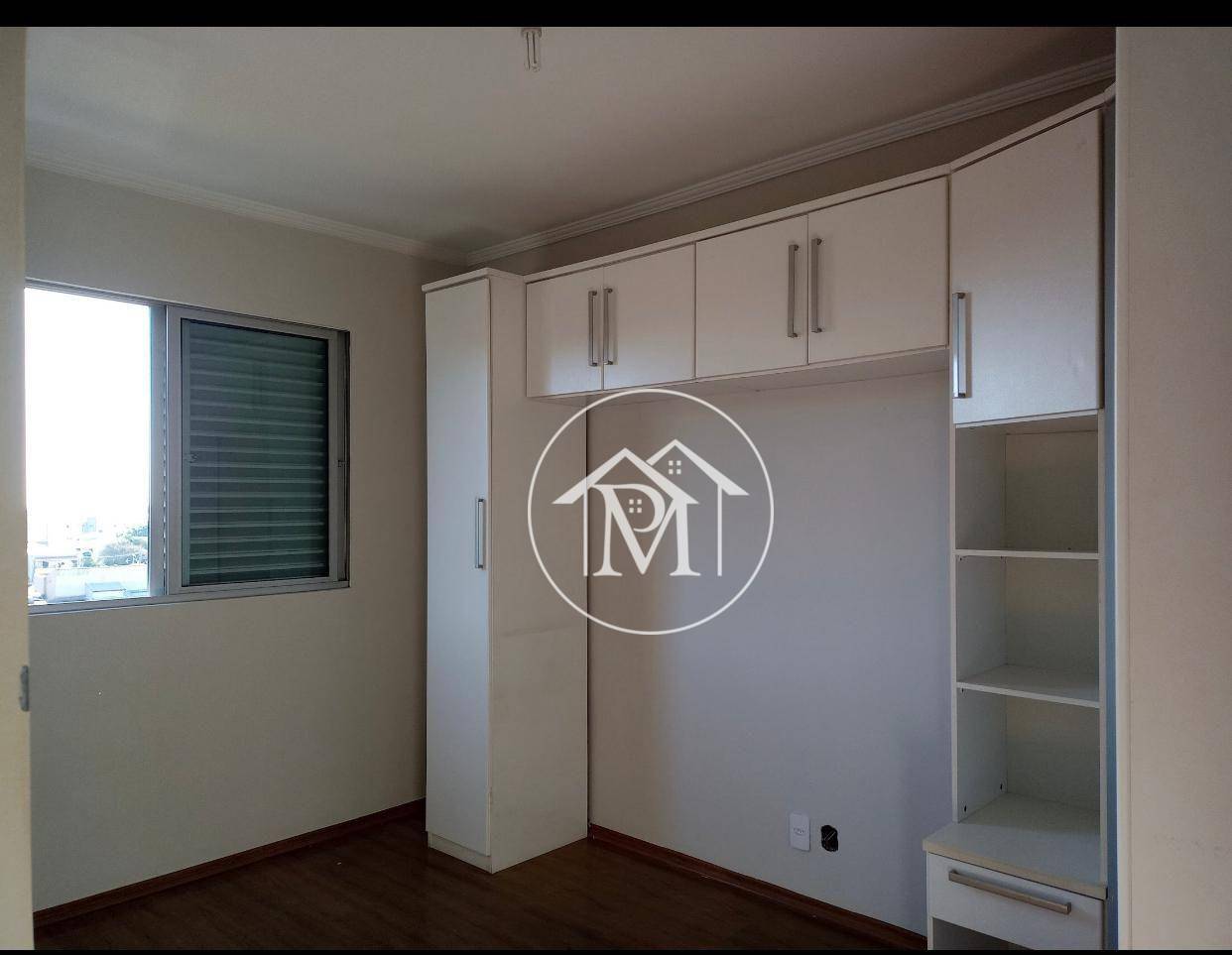 Apartamento à venda com 2 quartos, 70m² - Foto 3