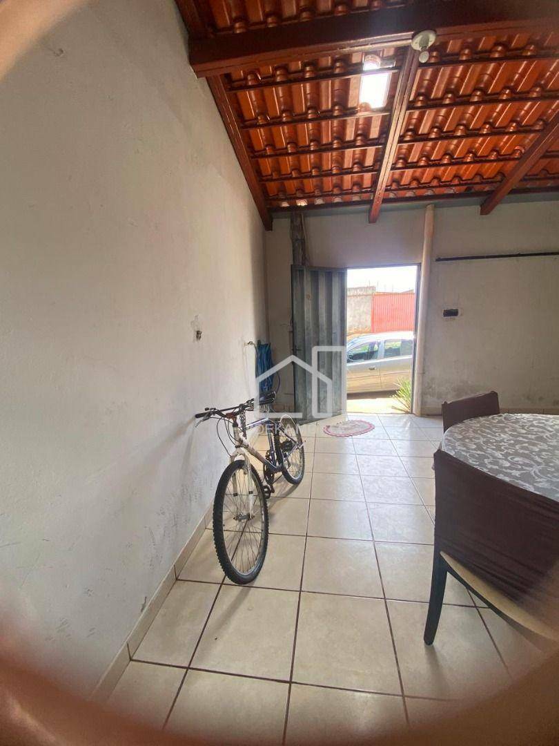 Casa à venda com 3 quartos, 150m² - Foto 2