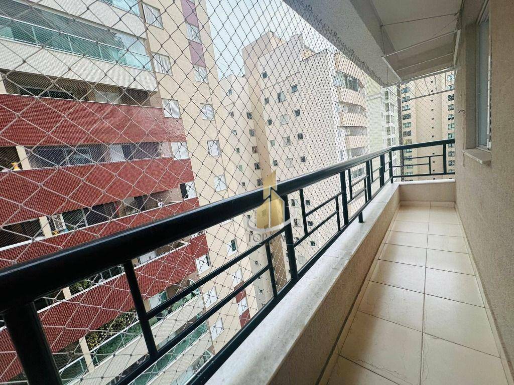 Apartamento à venda com 2 quartos, 67m² - Foto 4