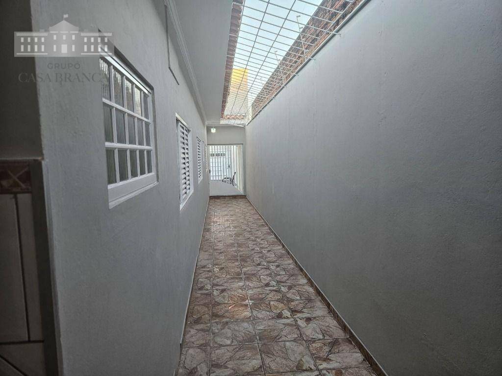 Casa à venda com 3 quartos, 200m² - Foto 17