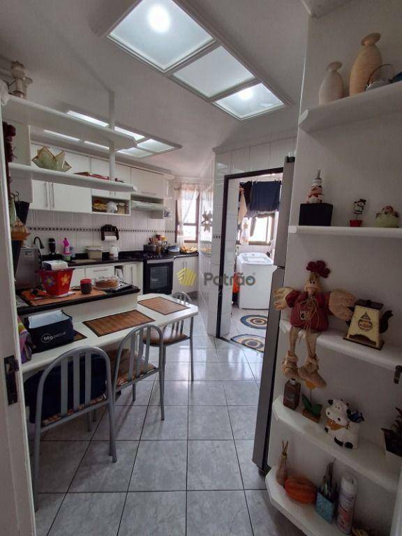 Cobertura à venda com 3 quartos, 200m² - Foto 9