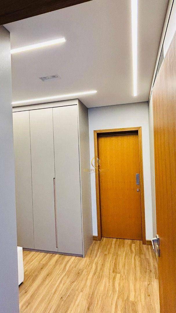 Sobrado à venda com 4 quartos, 323m² - Foto 10